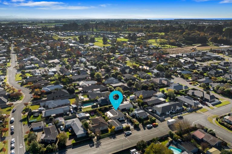 Photo of property in 12 Petries Road, Woodend, 7610