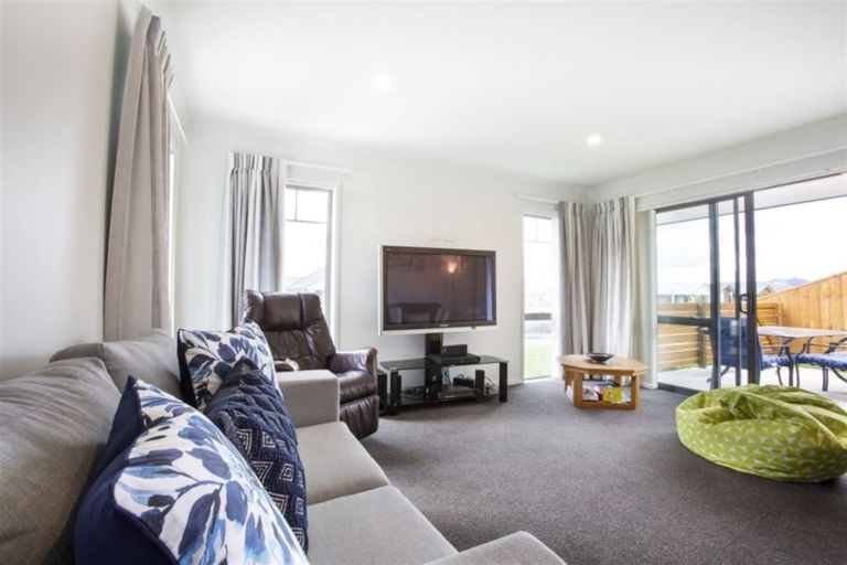 Photo of property in 56 Norfolk Drive, Cambridge, 3434