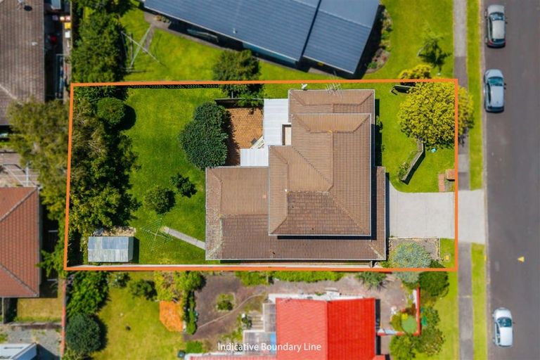 Photo of property in 6 Majesty Place, Half Moon Bay, Auckland, 2012