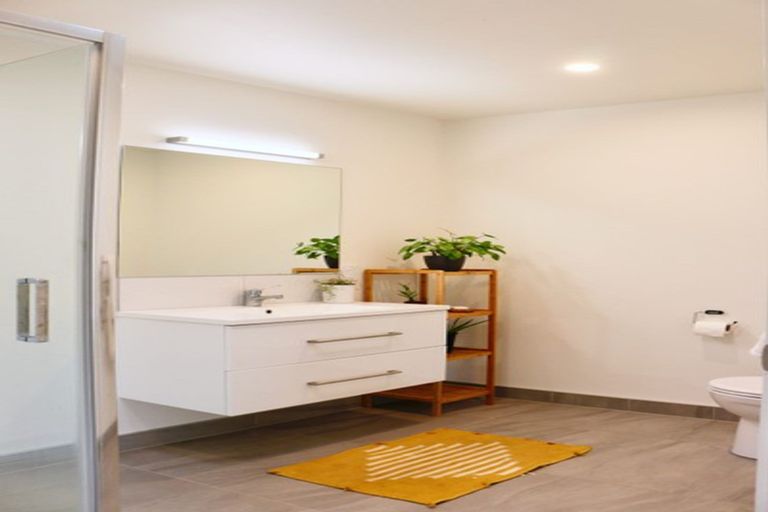 Photo of property in 12 Paddock Lane, Pukekohe, 2120