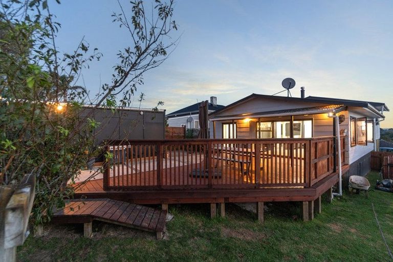 Photo of property in 34 Karaka Street, Helensville, 0800