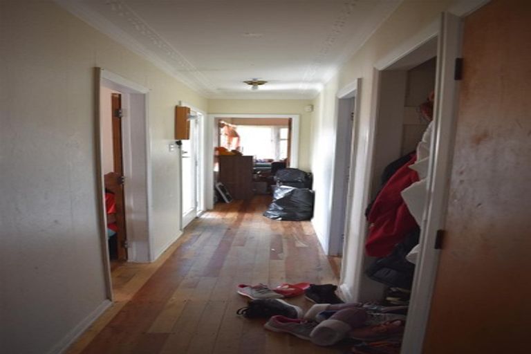 Photo of property in 84 Roberts Road, Te Atatu South, Auckland, 0610