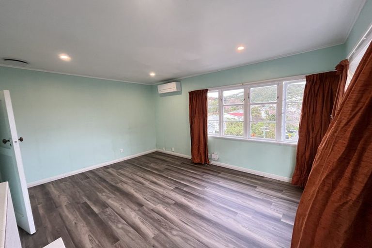 Photo of property in 1 Wavell Street, Karori, Wellington, 6012