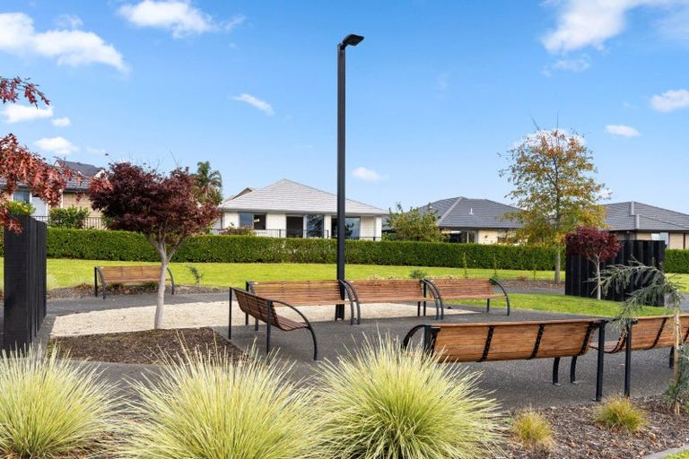 Photo of property in 18 Vista Close, Omokoroa, 3114