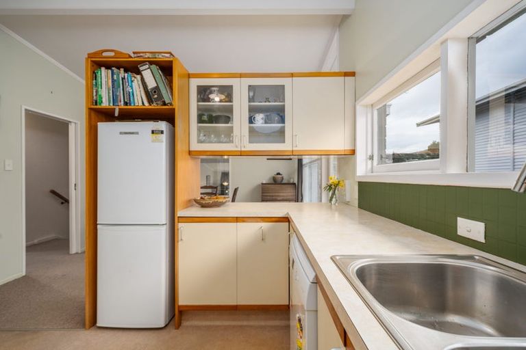 Photo of property in 17 Silverbirch Grove, Churton Park, Wellington, 6037