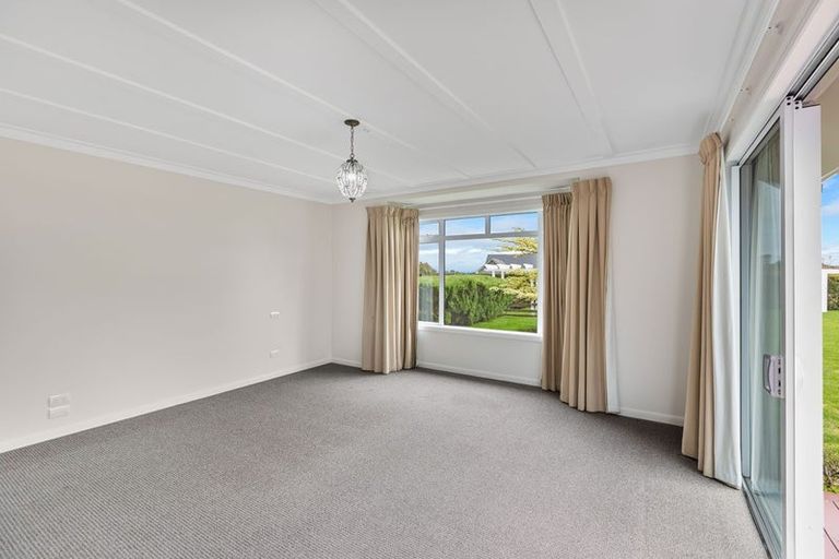 Photo of property in 144 Henwood Road, Paraite, New Plymouth, 4372