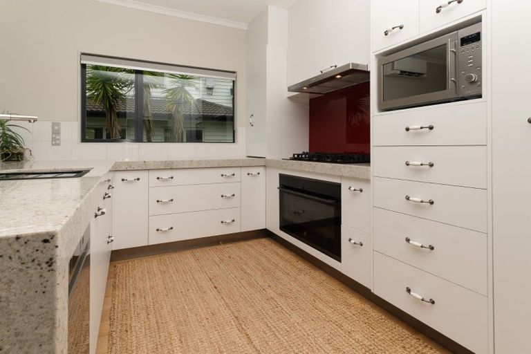 Photo of property in 74 Oakway Drive, Schnapper Rock, Auckland, 0632