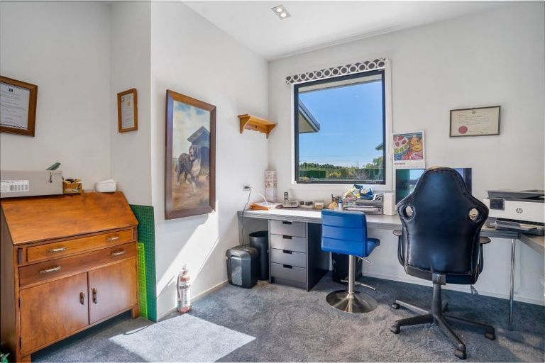 Photo of property in 48a Egerton Road, Winton, 9781