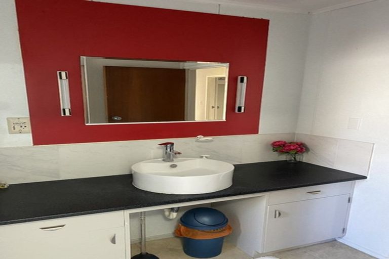 Photo of property in 5 Valley Road, Waiuku, 2123