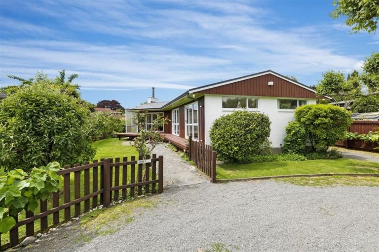 Photo of property in 261 Fifield Terrace, Opawa, Christchurch, 8023