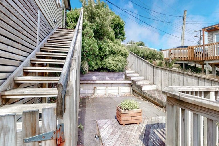 Photo of property in 57 Glanmire Road, Newlands, Wellington, 6037