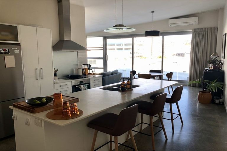 Photo of property in 25u1 Home Street, Mount Victoria, Wellington, 6011