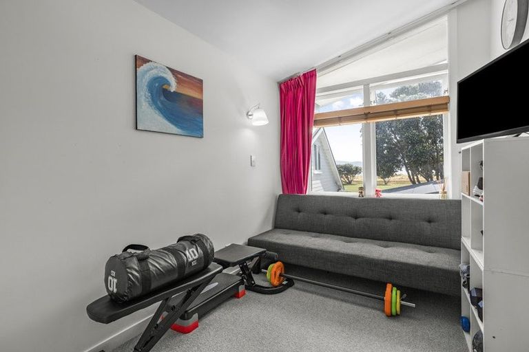 Photo of property in 25 Marine Parade, Eastbourne, Lower Hutt, 5013