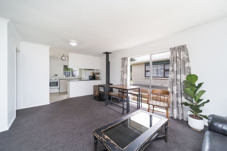 Photo of property in 5a Palliser Place, Milson, Palmerston North, 4414
