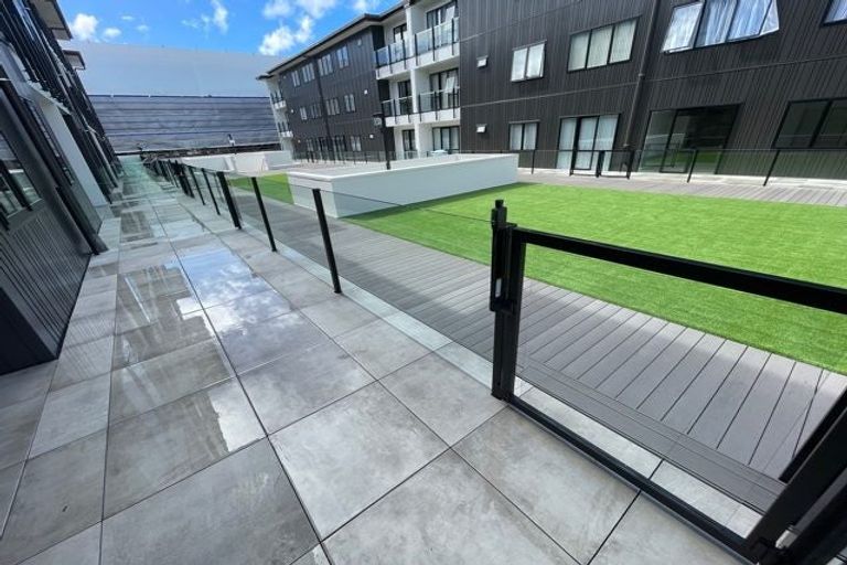 Photo of property in 19/11 Carlos Drive, Flat Bush, Auckland, 2016