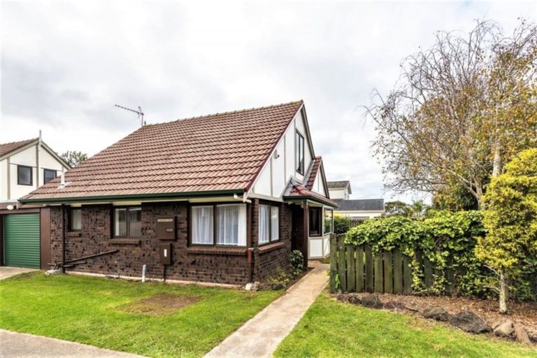 Photo of property in 14a Bungalore Place, Half Moon Bay, Auckland, 2012