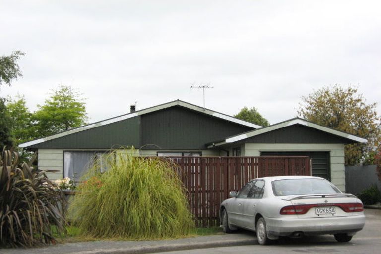 Photo of property in 12 Hegan Place, Rangiora, 7400