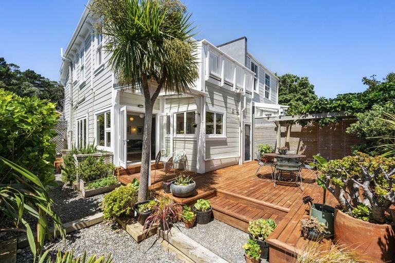 Photo of property in 6 Seddon Terrace, Newtown, Wellington, 6021