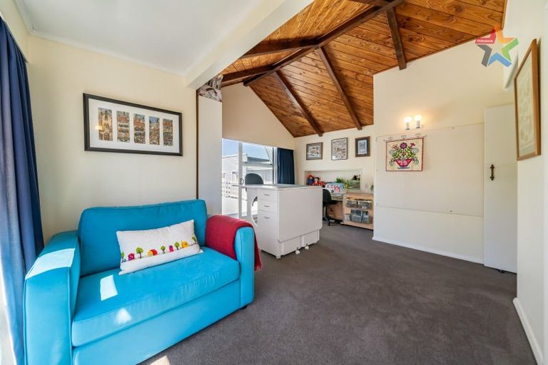 Photo of property in 14 Te Whiti Grove, Korokoro, Lower Hutt, 5012