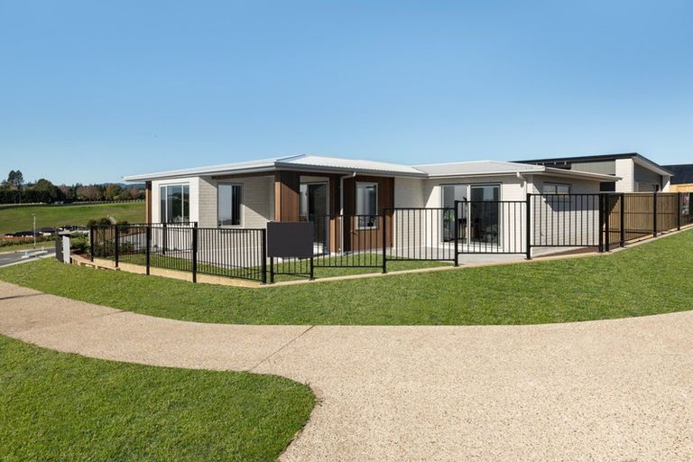 Photo of property in 7 Manotini Way, Pyes Pa, Tauranga, 3112
