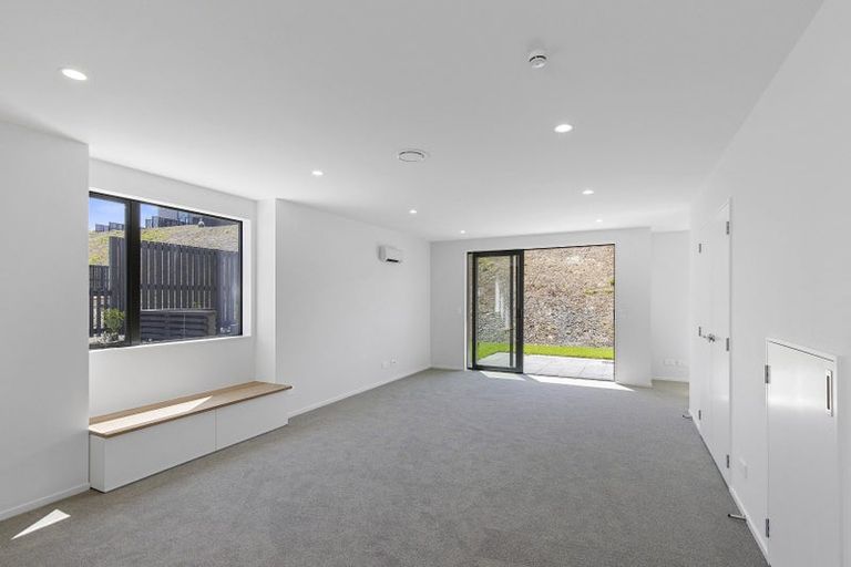 Photo of property in 37 Turtleback Avenue, Whitby, 5024