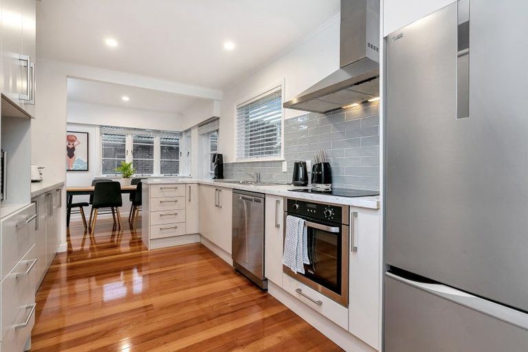 Photo of property in 4 Birkley Road, Bayswater, Auckland, 0622