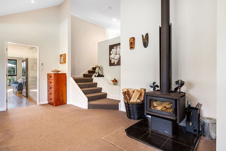 Photo of property in 48 Sailmaker Close, Whitby, Porirua, 5024