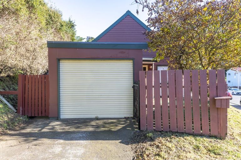 Photo of property in 2d Black Rock Road, Newlands, Wellington, 6037