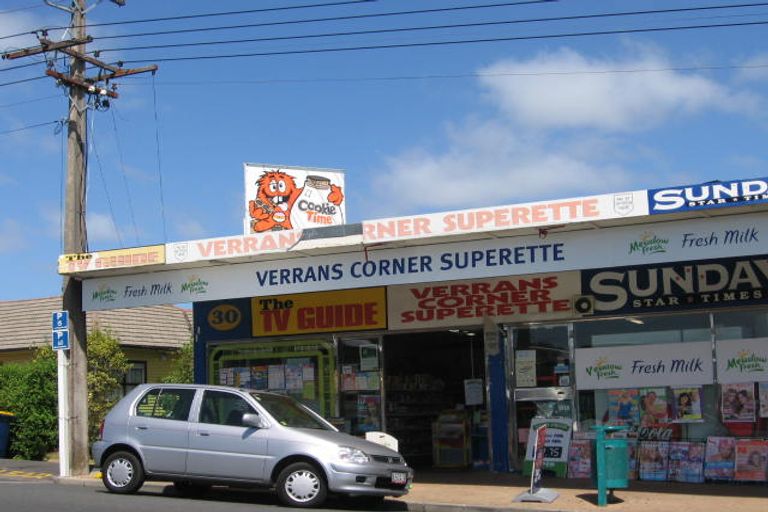 Photo of property in 2/127 Birkdale Road, Birkdale, Auckland, 0626