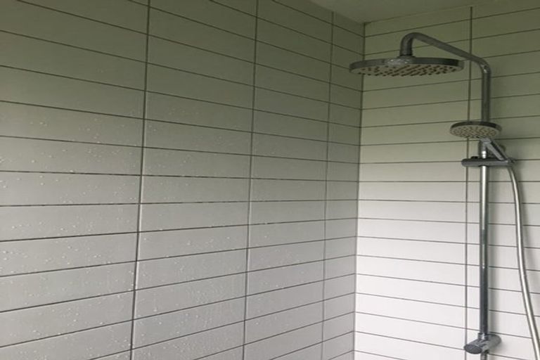 Photo of property in 22 Paramu Avenue, Birkdale, Auckland, 0626