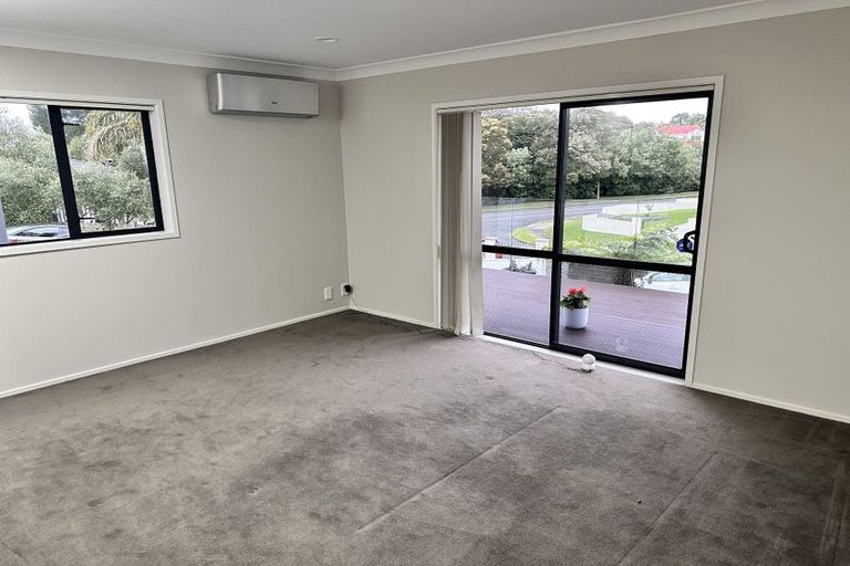 Photo of property in 5 Belleaire Court, West Harbour, Auckland, 0618