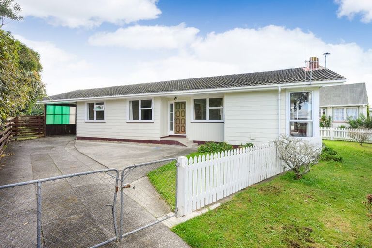 Photo of property in 98 Apollo Parade, Milson, Palmerston North, 4414