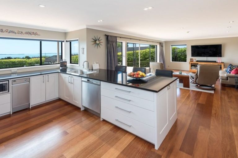 Photo of property in 18 Towbridge Place, Howick, Auckland, 2014