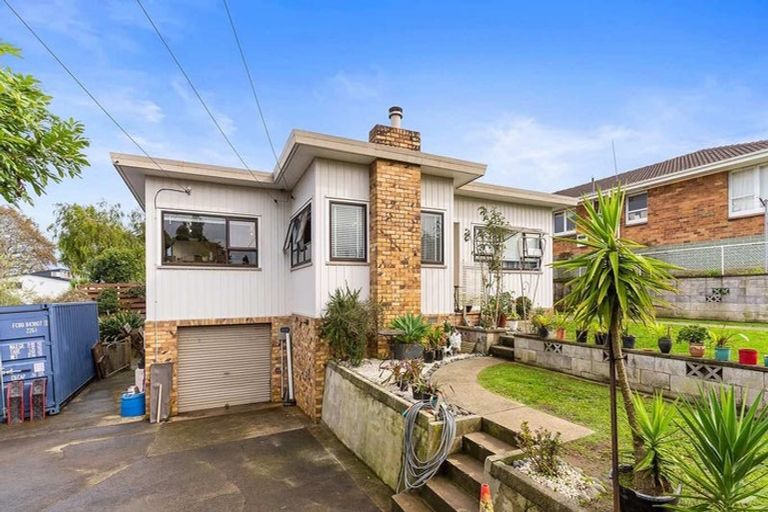 Photo of property in 3 Churchill Avenue, Manurewa, Auckland, 2102