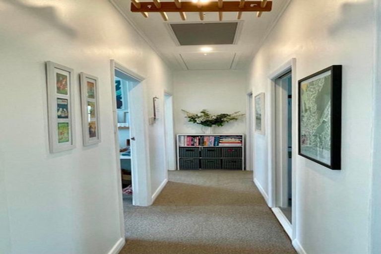 Photo of property in 12 Rodney Street, Northland, Wellington, 6012