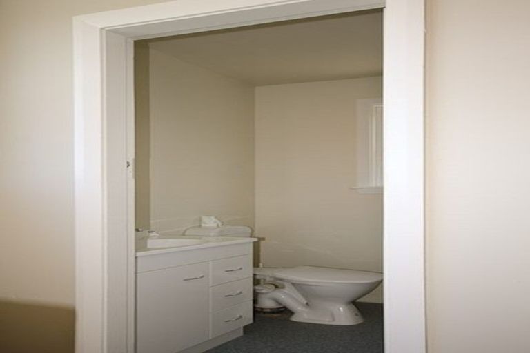 Photo of property in 17 Auburn Avenue, Upper Riccarton, Christchurch, 8041
