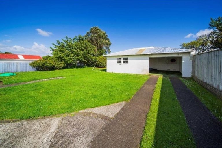 Photo of property in 40 Puriri Street, Hawera, 4610