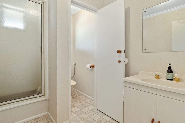 Photo of property in 18 Hinewa Road, Otumoetai, Tauranga, 3110