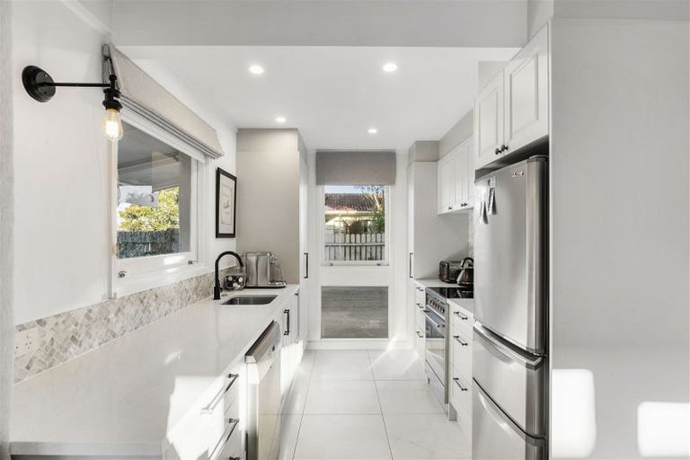 Photo of property in 52a Hatton Road, Orewa, 0931