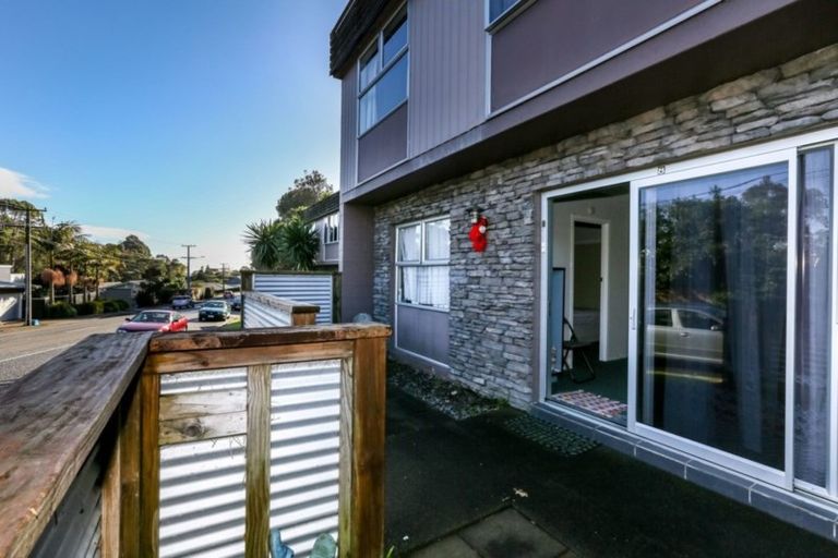 Photo of property in 8 Carrington Street, Lower Vogeltown, New Plymouth, 4310