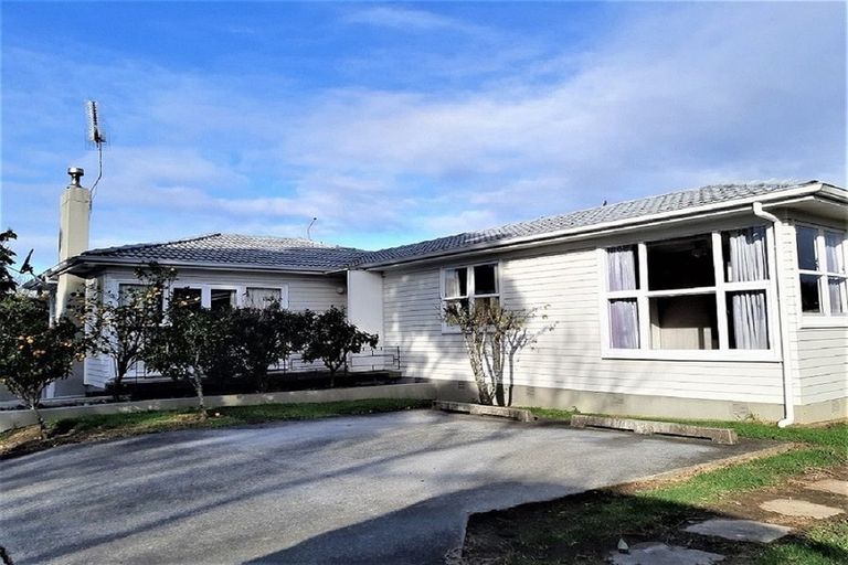 Photo of property in 81 Lauderdale Road, Birkdale, Auckland, 0626