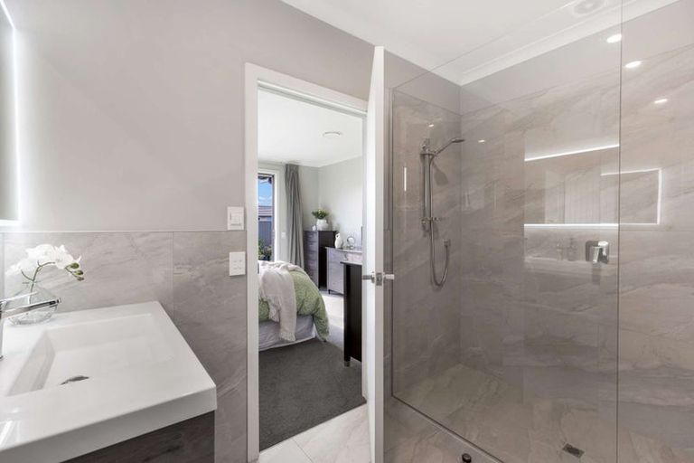 Photo of property in 14 Stowell Drive, Cromwell, 9310