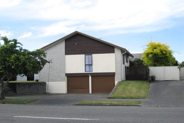 Photo of property in 214 Maidstone Road, Avonhead, Christchurch, 8042