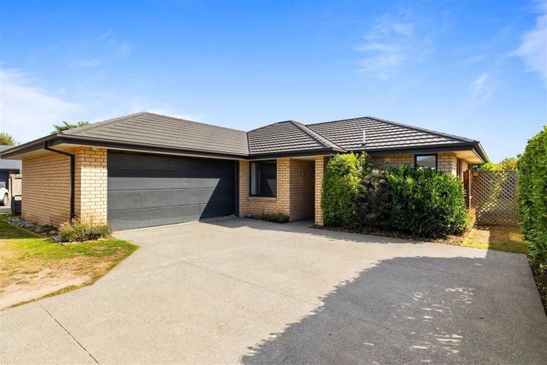 Photo of property in 15f Marlowe Place, Rolleston, 7614