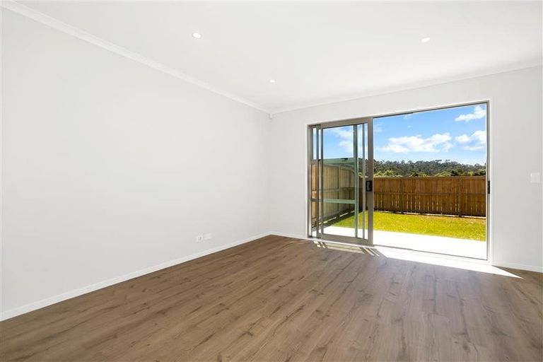 Photo of property in 42 Vincent Mcgrath Crescent, Swanson, Auckland, 0614
