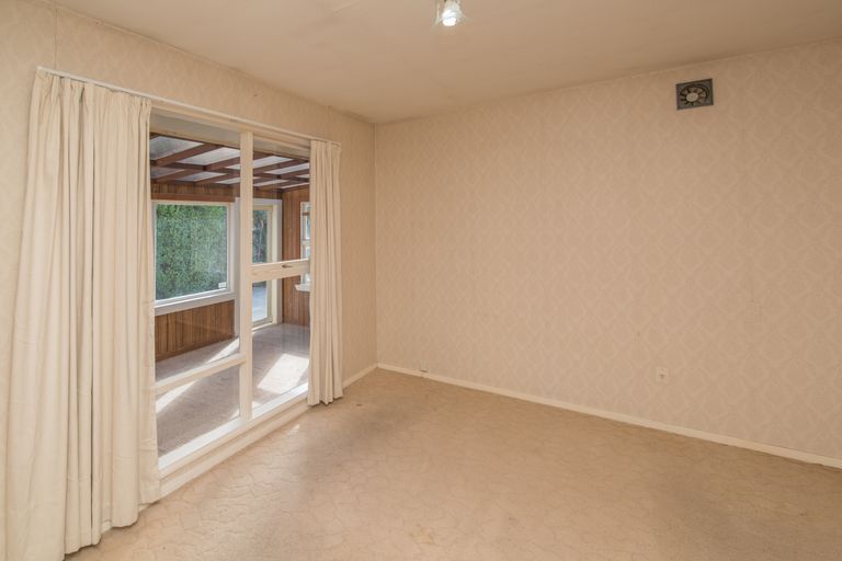 Photo of property in 24 Woodend Road, Woodend, 7610