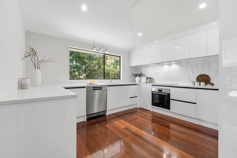 Photo of property in 2 Seaford Place, Murrays Bay, Auckland, 0630