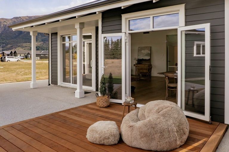 Photo of property in 105 Burdon Loop, Lake Hawea, 9382