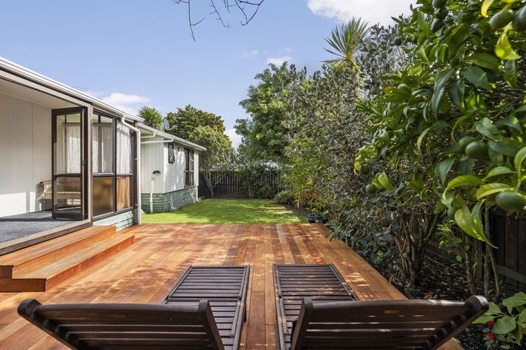 Photo of property in 39a Minaret Drive, Bucklands Beach, Auckland, 2014