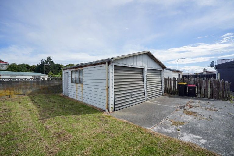 Photo of property in 17 Paisley Street, Kew, Invercargill, 9812